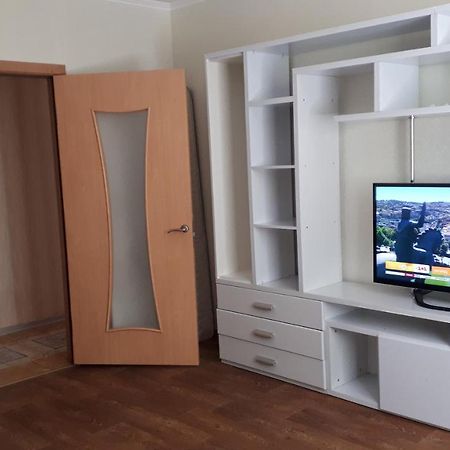 2 Комн. 5 Мест, 10 Мин. До Центра Apartment Kropyvnytskyi Ngoại thất bức ảnh