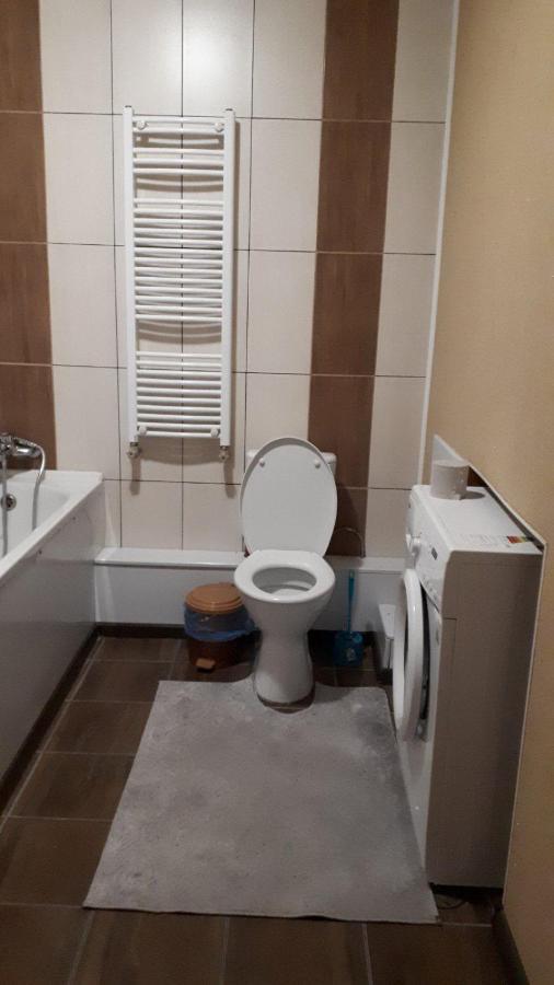 2 Комн. 5 Мест, 10 Мин. До Центра Apartment Kropyvnytskyi Ngoại thất bức ảnh