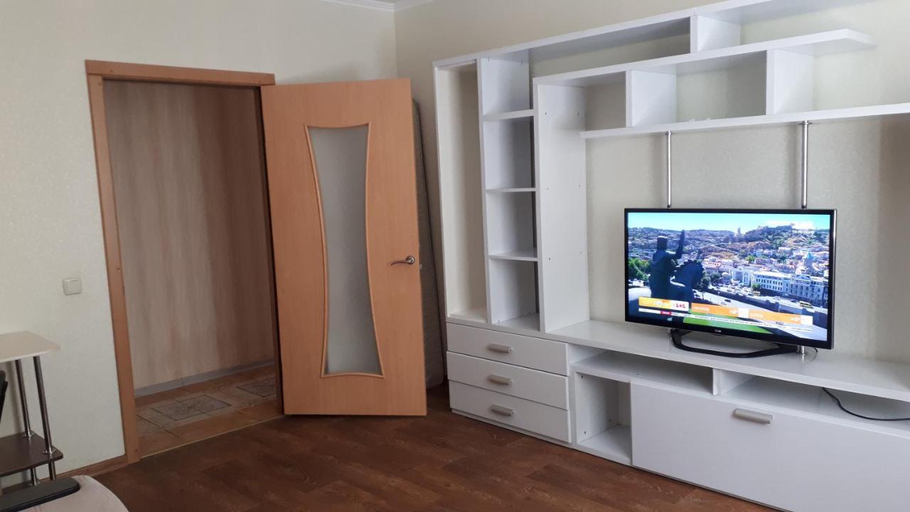 2 Комн. 5 Мест, 10 Мин. До Центра Apartment Kropyvnytskyi Ngoại thất bức ảnh